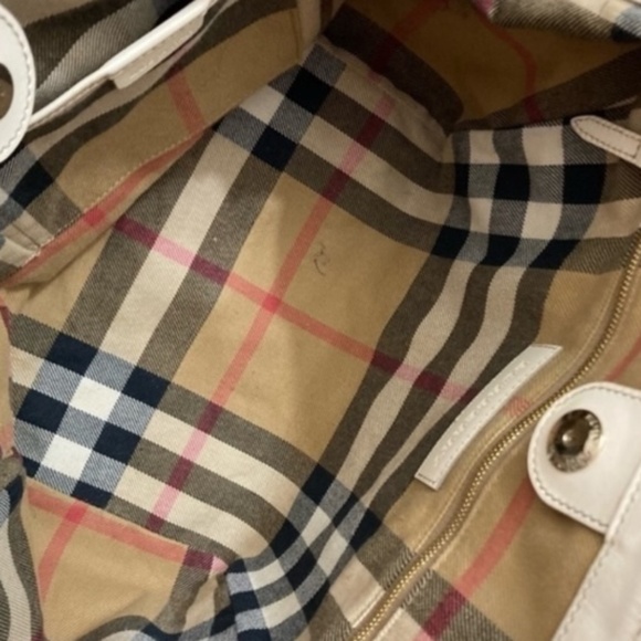 Burberry Canterbury tote bag in khaki and white leather - Picture 11 of 13